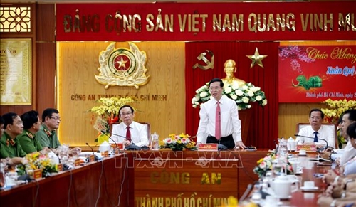 Đồng chí Võ Văn Thưởng thăm, chúc Tết các lực lượng Công an tại Thành phố Hồ Chí Minh